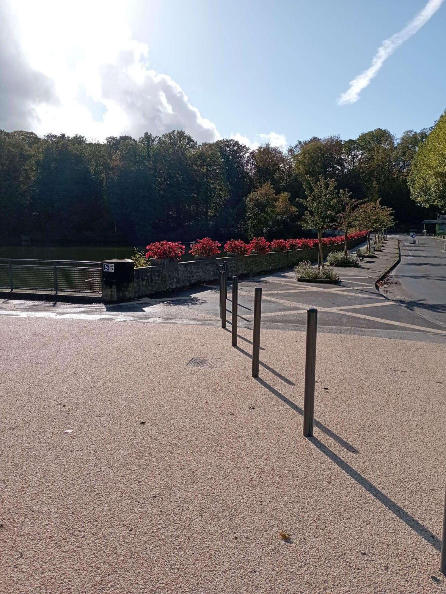 Ibis Les Etangs Des Moines Hotel Fourmies Exterior foto