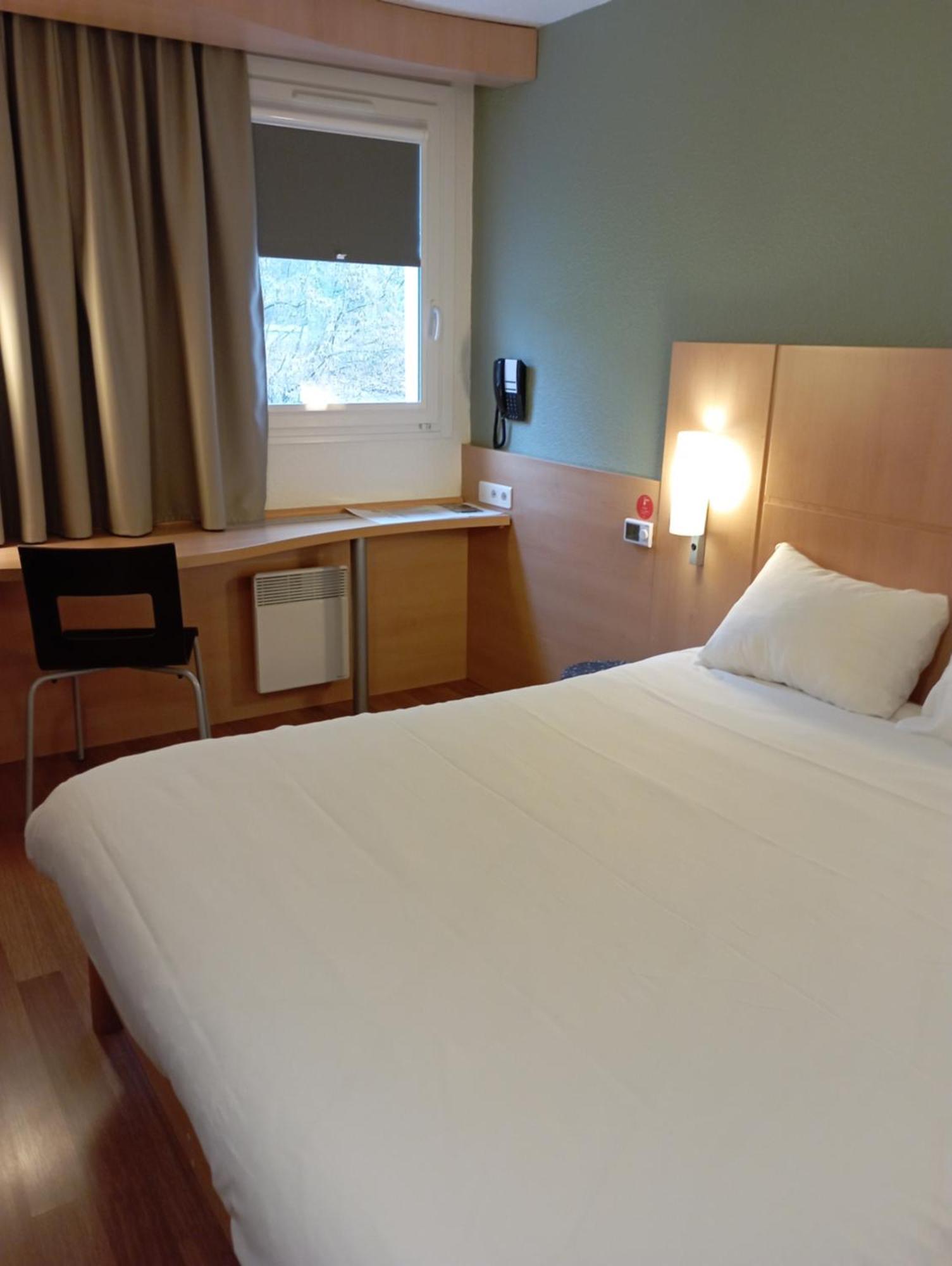Ibis Les Etangs Des Moines Hotel Fourmies Exterior foto
