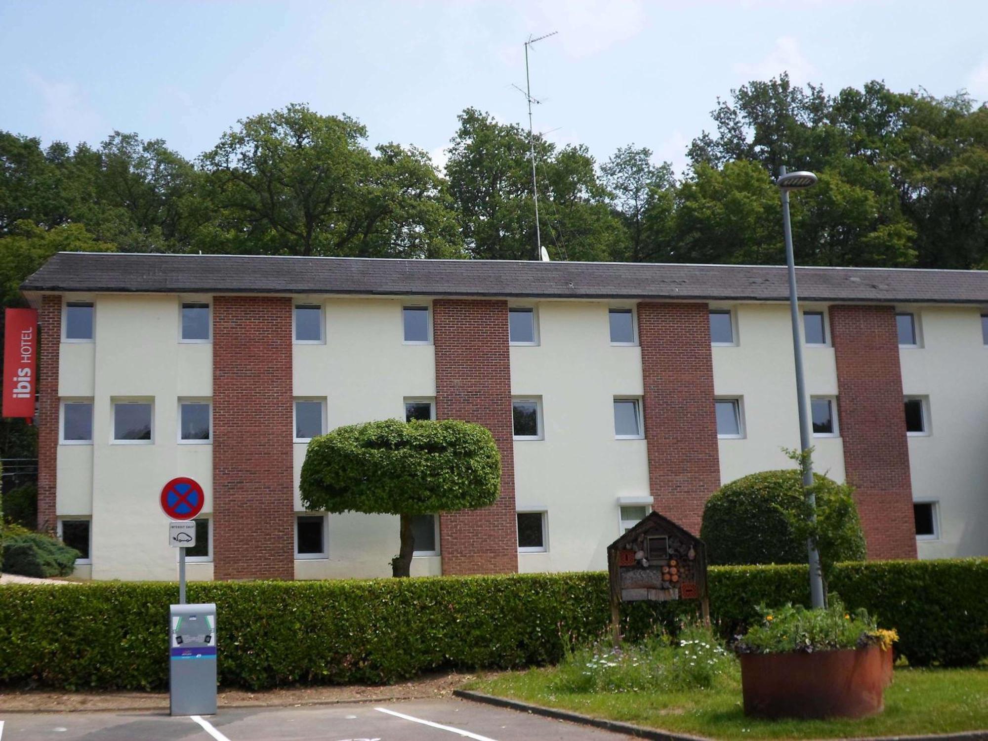 Ibis Les Etangs Des Moines Hotel Fourmies Exterior foto
